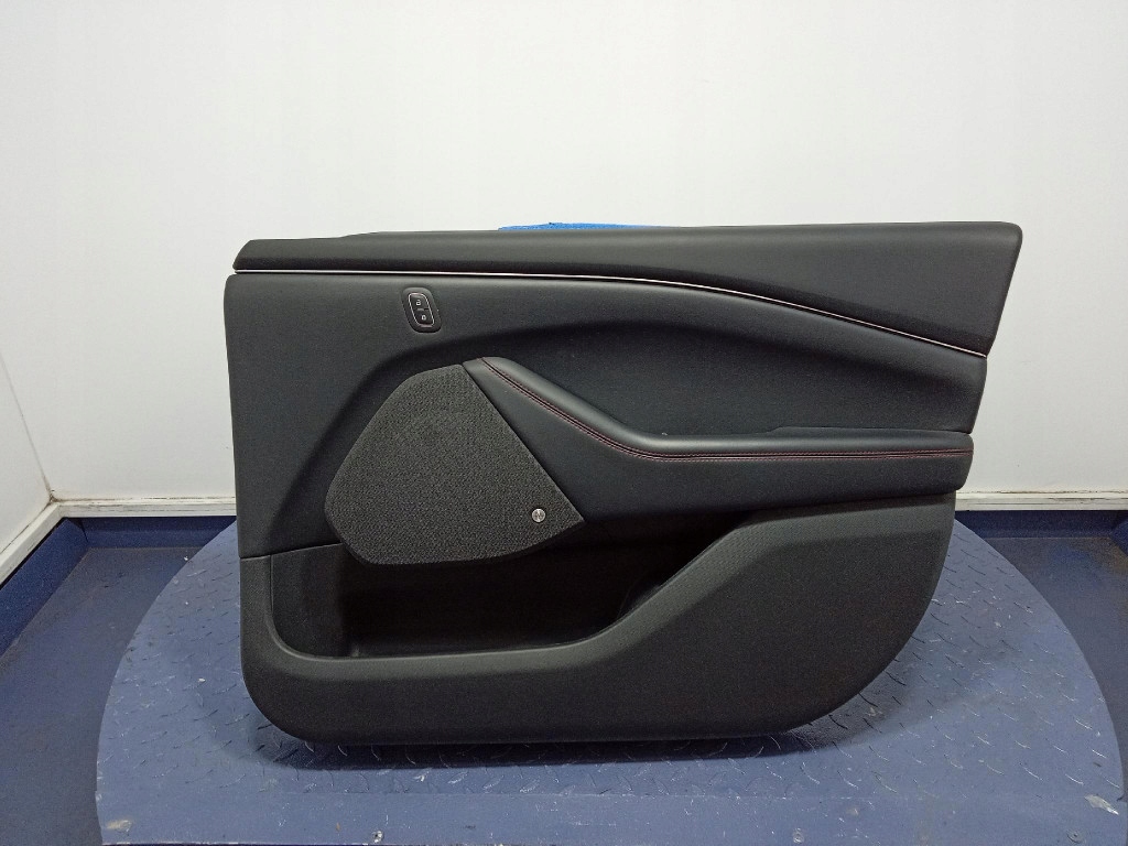 фото №1, Ford mustang mach-e обшивка оббивка двері правий перед