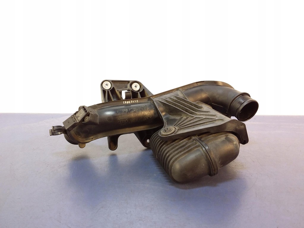 фото №1, Audi q5 8r 2.0tdi шланг труба воздуха 8k0129955