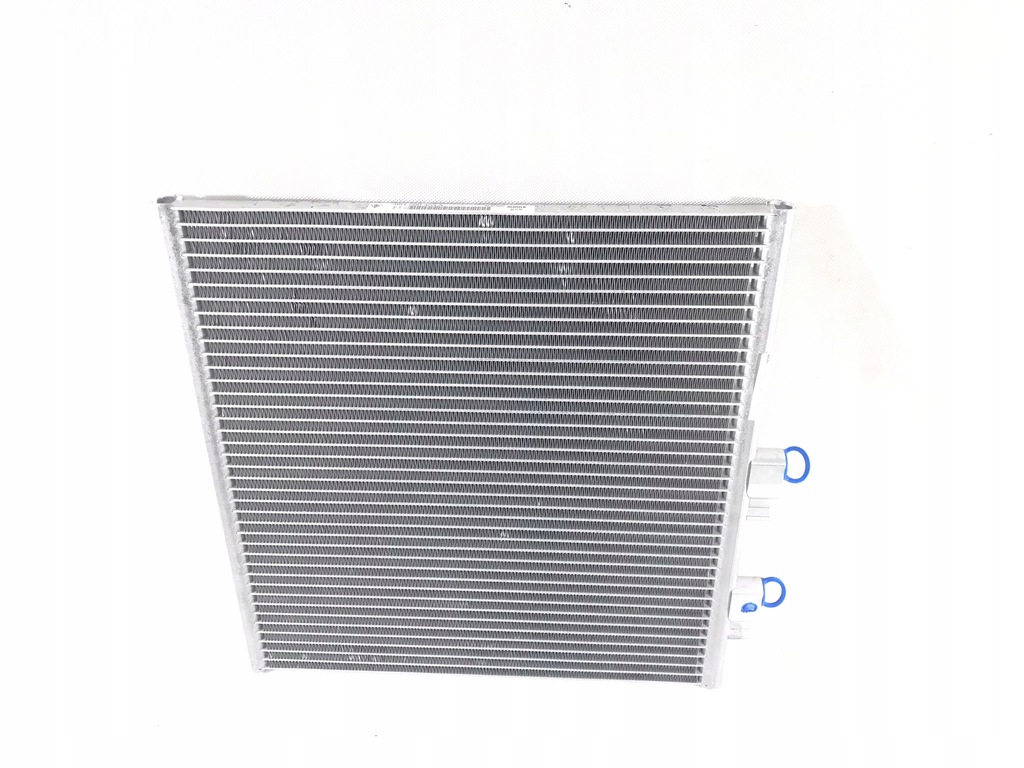 фото №6, Радиатор кондиционера porsche taycan 9j1260403a