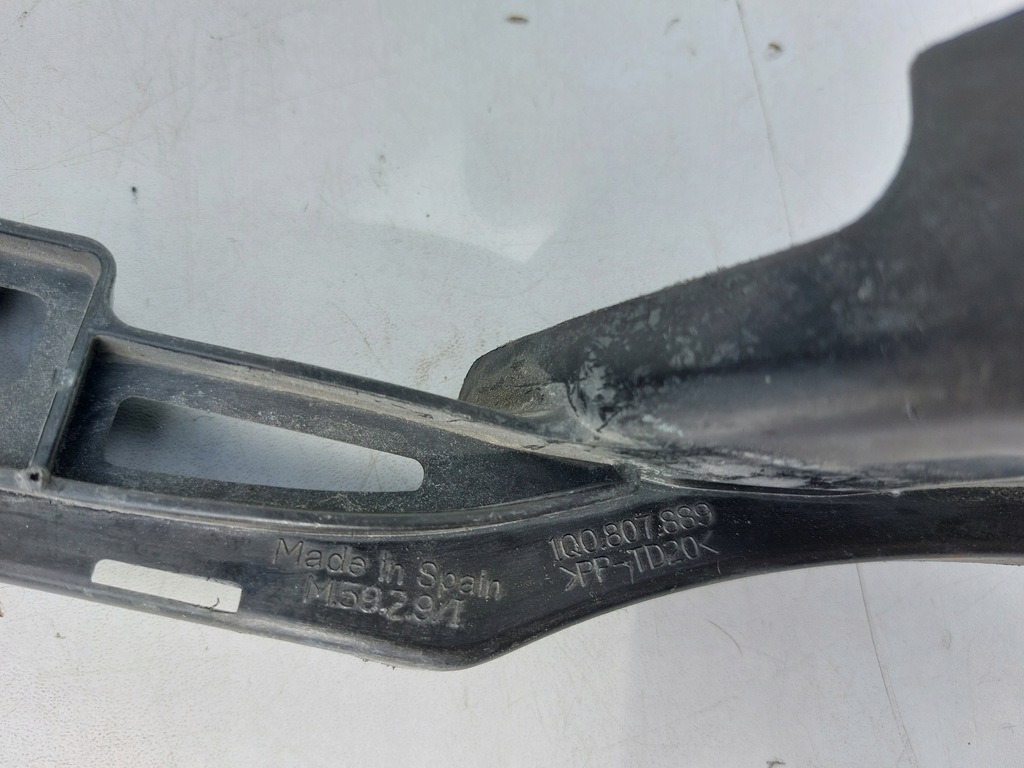 фото №8, Напрямна лампи лівий перед vw eos 05-10r eu