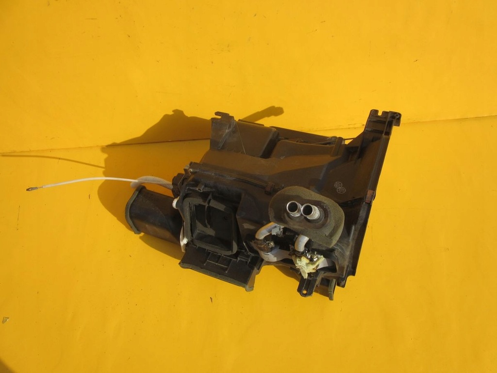 фото №1, Toyota sequoia 4.7i 2001 nagrewnica корпус kpl