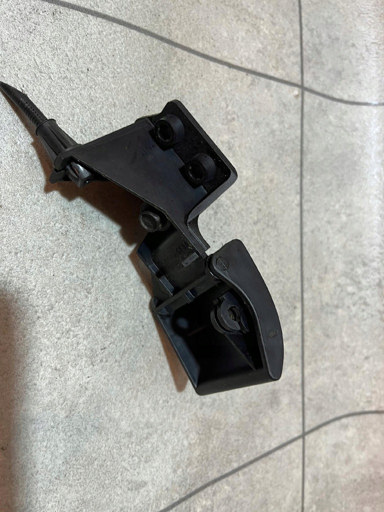 фото №4, Jeep commander ручка кронштейн открывания капот оригинал