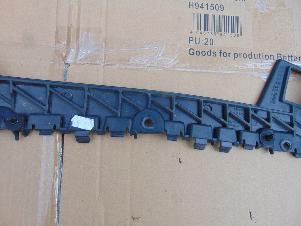 фото №11, Напрямна бампера правий задній ford b-max