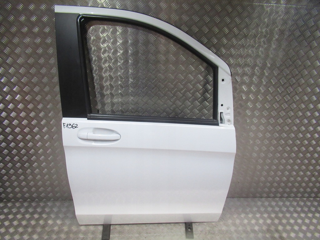 фото №1, Mercedes v-klasa w447 дверь перед передние правое