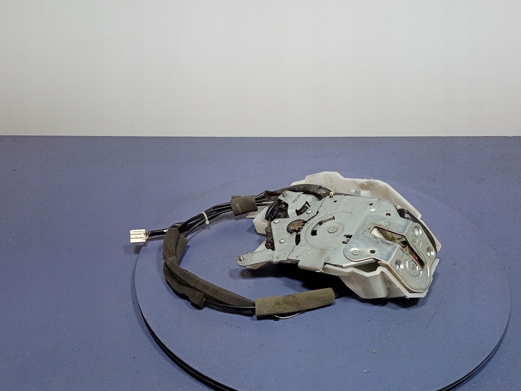 фото №4, Mazda 5 ii cw замок крышки задняя багажника