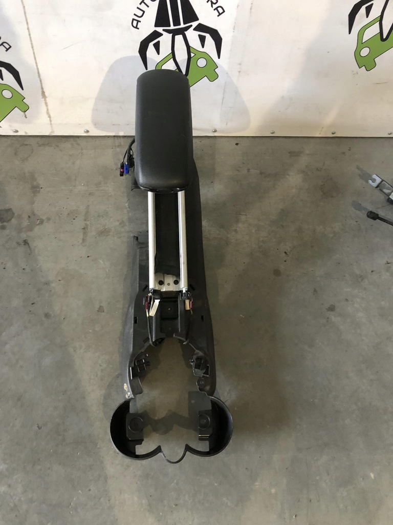 фото №1, Mini countryman r60 подлокотник