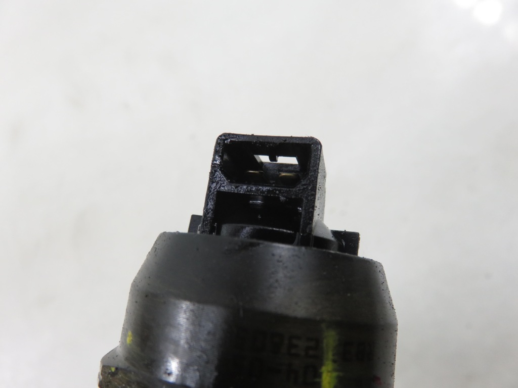 Насос-форсунка vw golf v 1.9 tdi 038130073ag 0414720215 Недорого