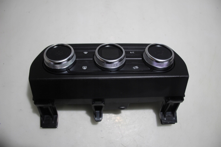 фото №1, Панель управление обдув dacia logan iii