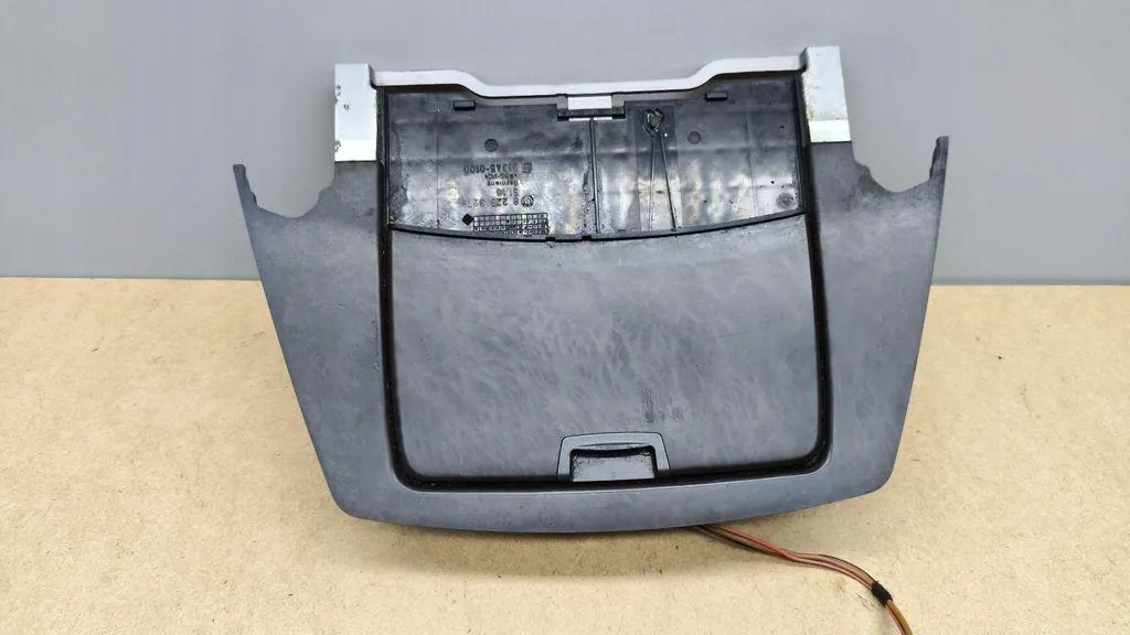 Попільничка bmw 7 e65, e66, e67 210607 3.0l дизель 170kw 2007 Доставка