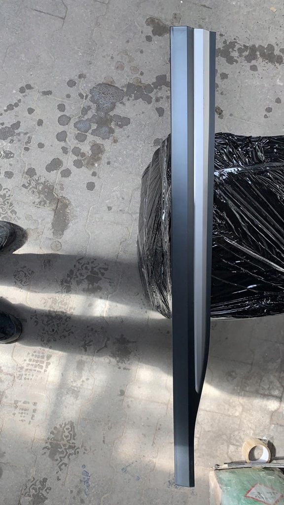 фото №1, Hyundai kona 2018- молдинг na двері передні праве