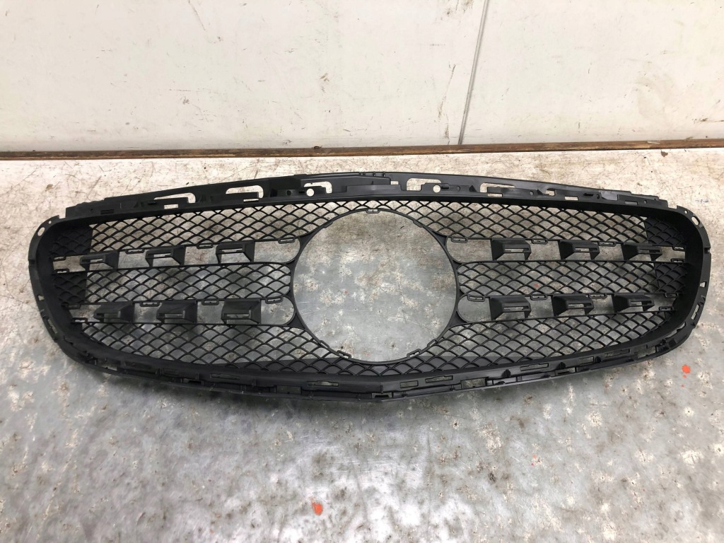 Купить Решётка радиатора решётка радиатора mercedes w212 рестайлинг  a2128851400