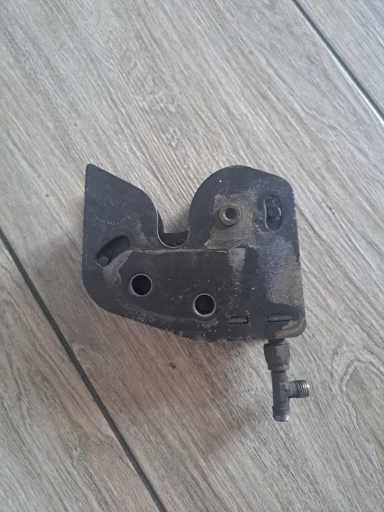 Замок кронштейн кабины правый lub левый renault magnum dxi Цена