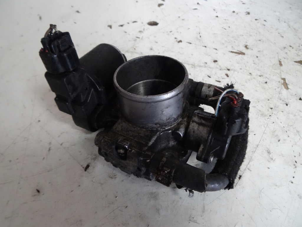 фото №1, Дроссельная заслонка toyota avensis t25 2.2 192300-2010