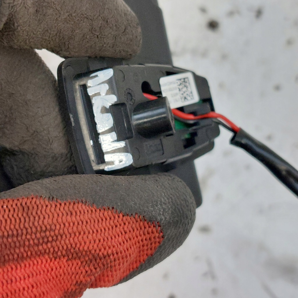 фото №6, Renault arkana рычаг pad руля правая e1070510cn 255492245rr