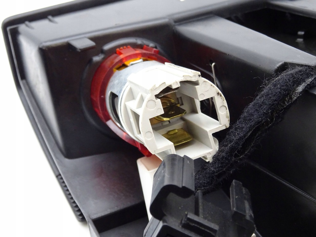 фото №6, Пепельница audi a3 8l 8l0857951 nr96