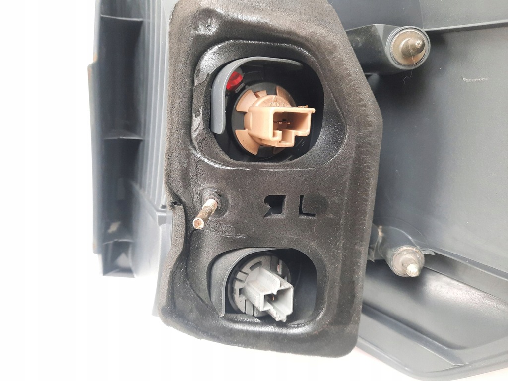 фото №6, 2002 toyota avensis verso лампа задня