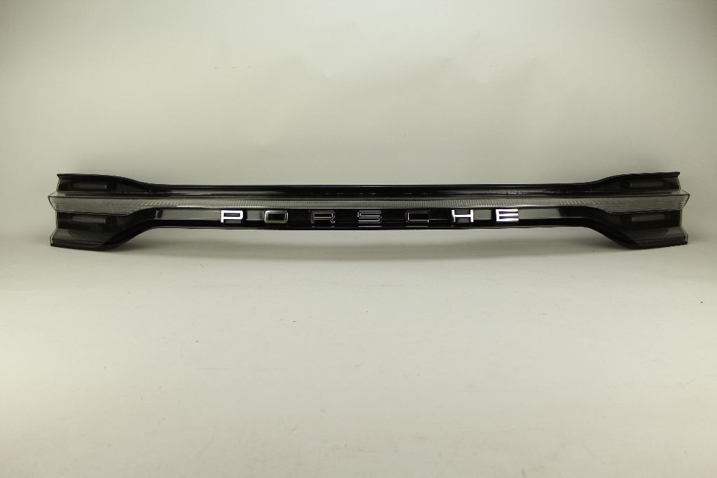 фото №1, Накладка молдинг кришки задня porsche macan lift led 19-