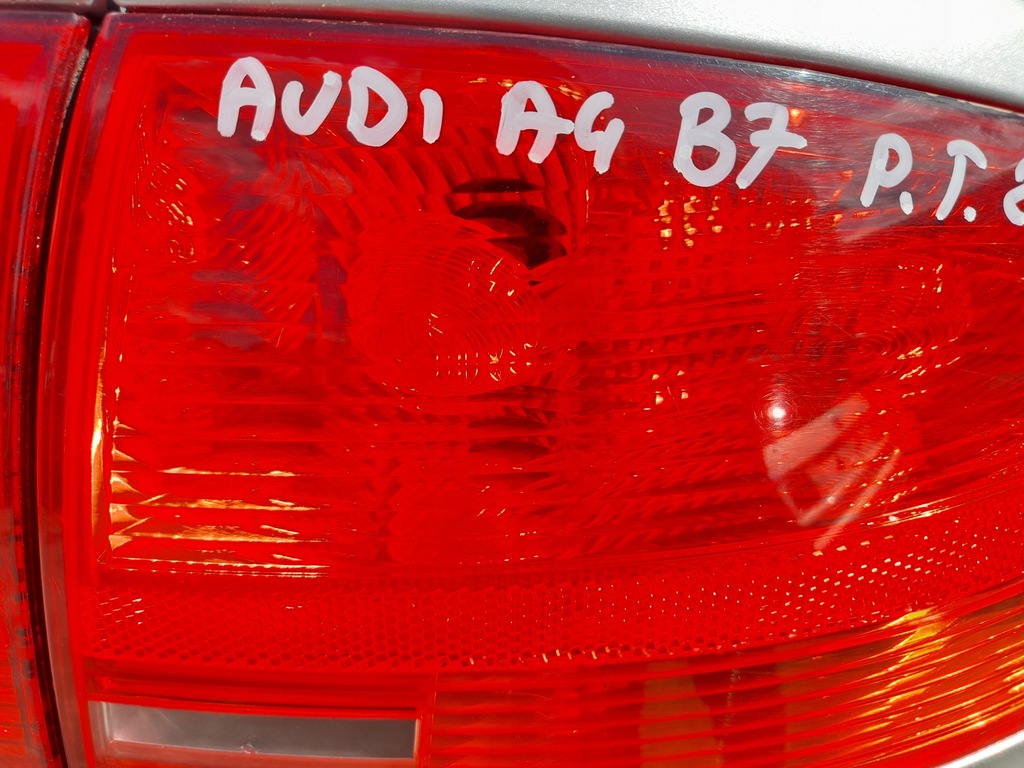 фото №8, Audi a4 b7 лампа правый задняя правая задняя крыло