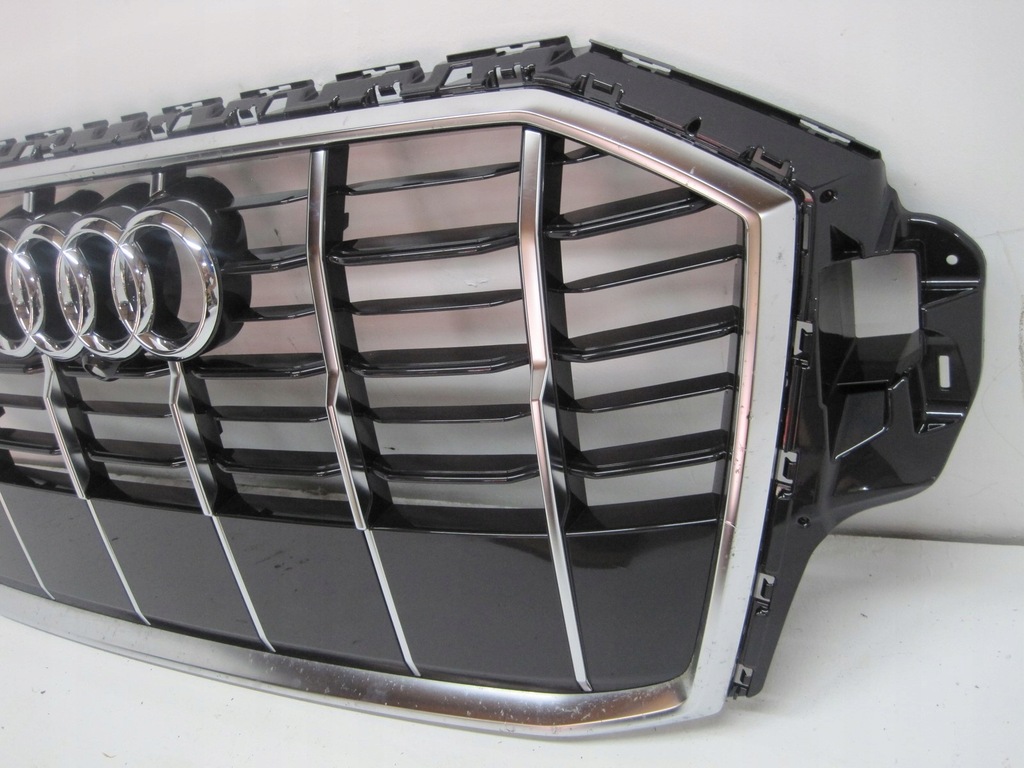 фото №2, Решітка радіатора решітка радіатора audi q7 4m0 подряпини