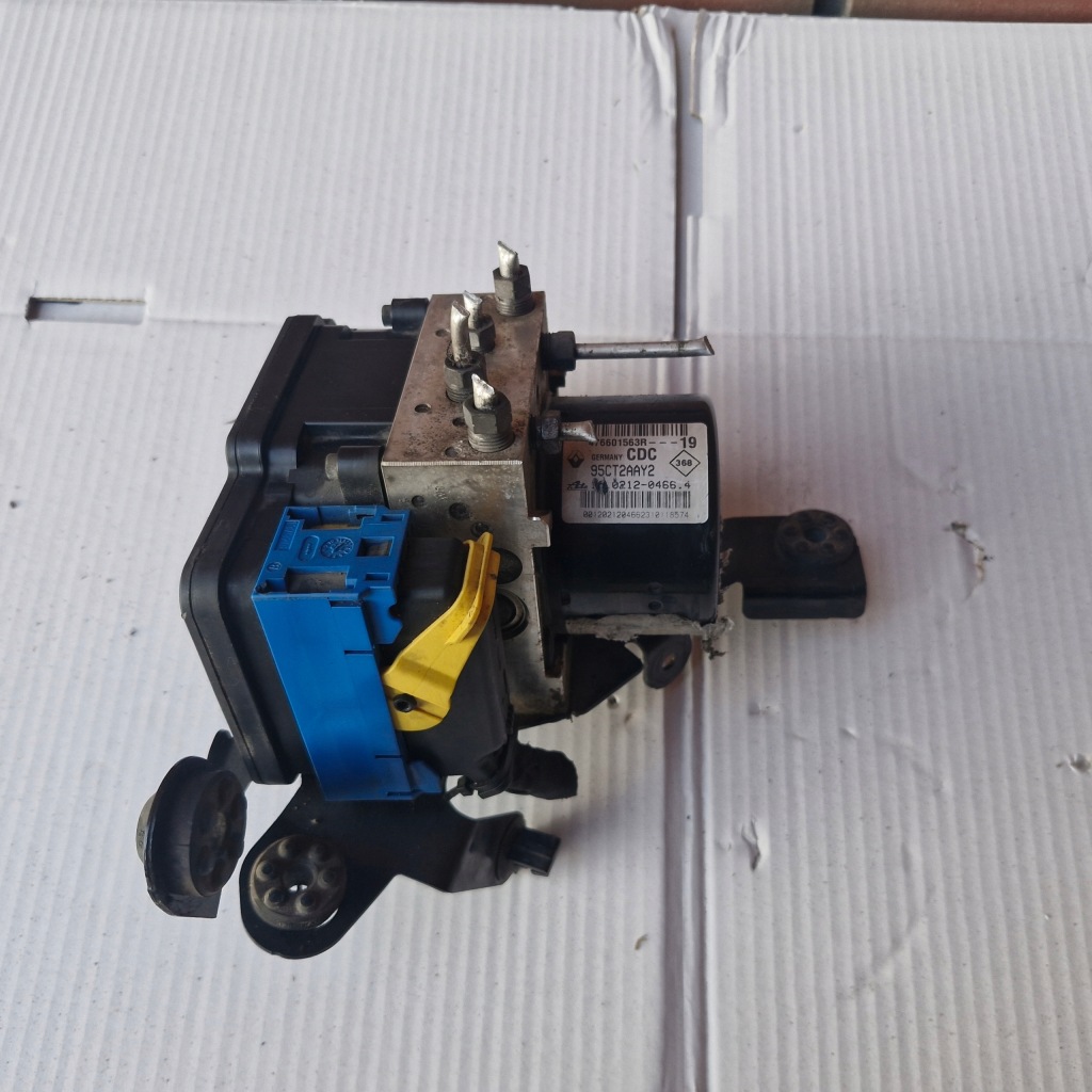 Купити Насос abs 476601563r renault megane 3
