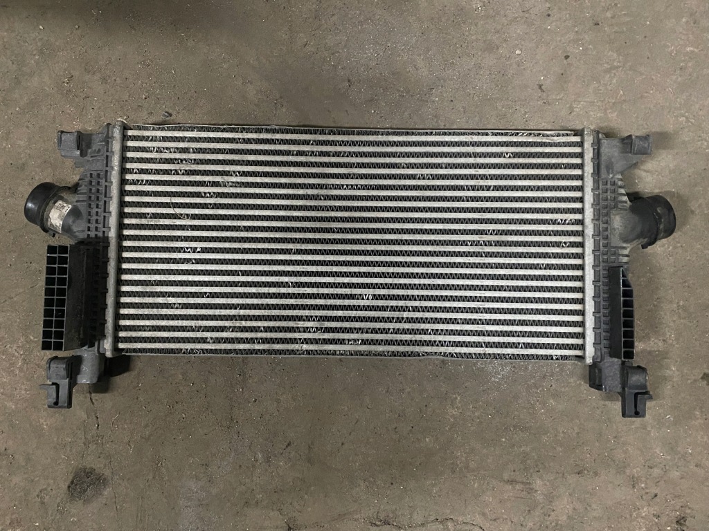 Купити Opel astra j радіатор інтеркулер 13267646