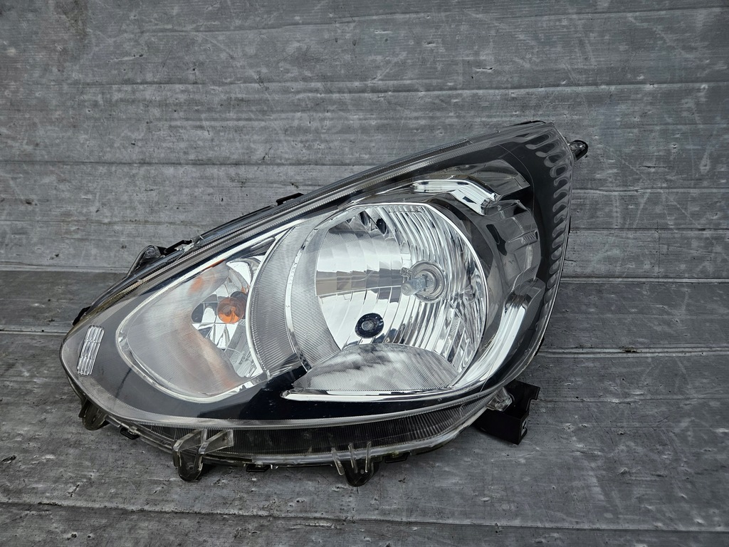 фото №1, Mitsubishi space star 13-18 rok левая лампа перед 8301c193