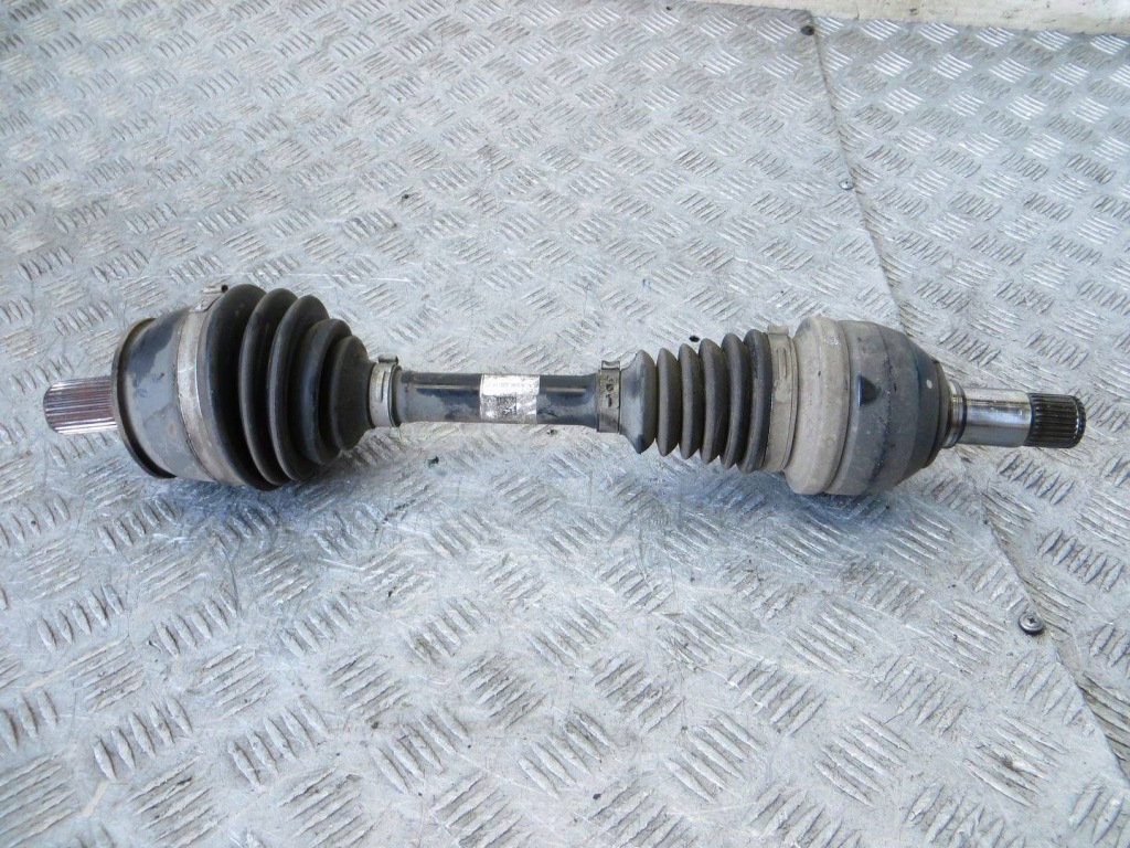 Купити Mercedes cla w117 2.2 привідний вал ліва перед a2463301601 12-