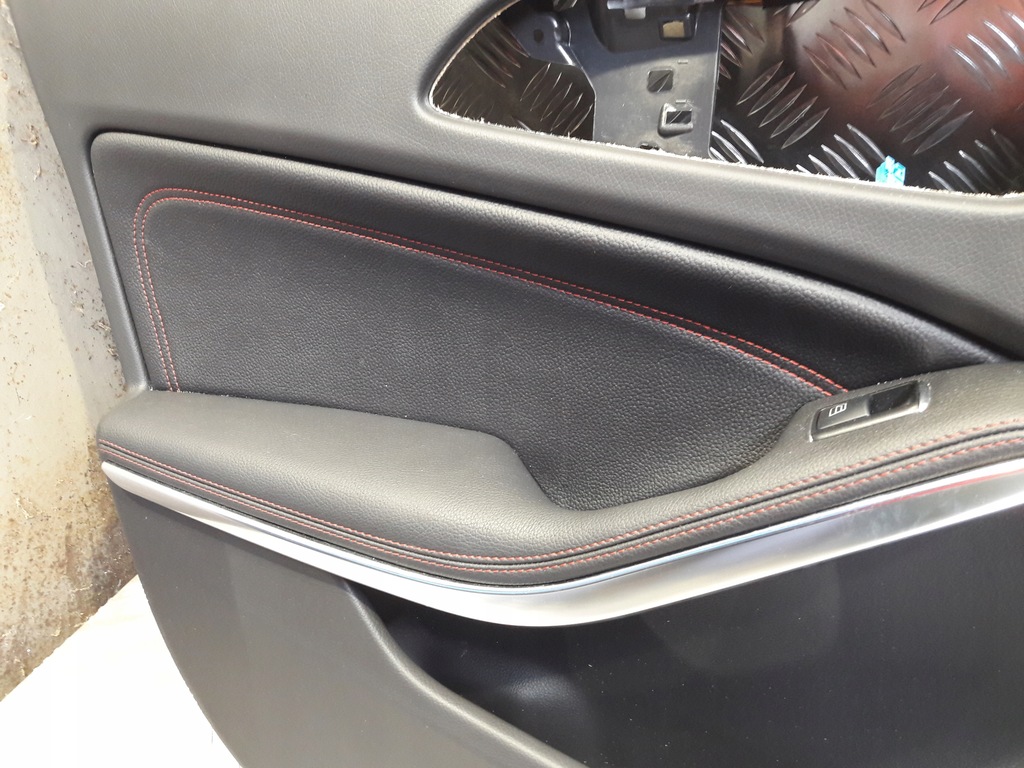 фото №13, Mercedes a w176 amg обшивка оббивка двері перед