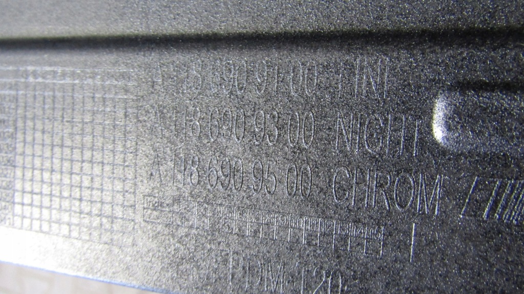 фото №10, Молдинг порог левая mercedes cla 2i i 45 c118 x118 118 4.5 amg