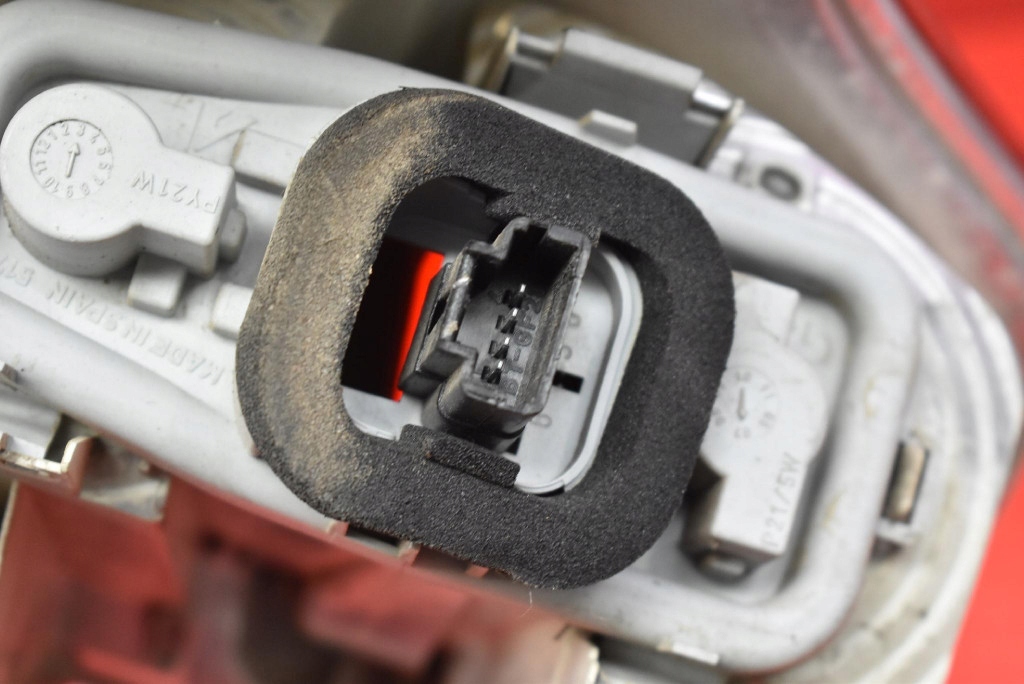 фото №6, Лампа левая задняя задняя 9653547580 citroen c4 picasso 1 i 06-13