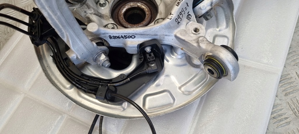 фото №9, Mercedes w206 c klasa amg поворотный кулак левая задняя рычаг a2064500 a2063101