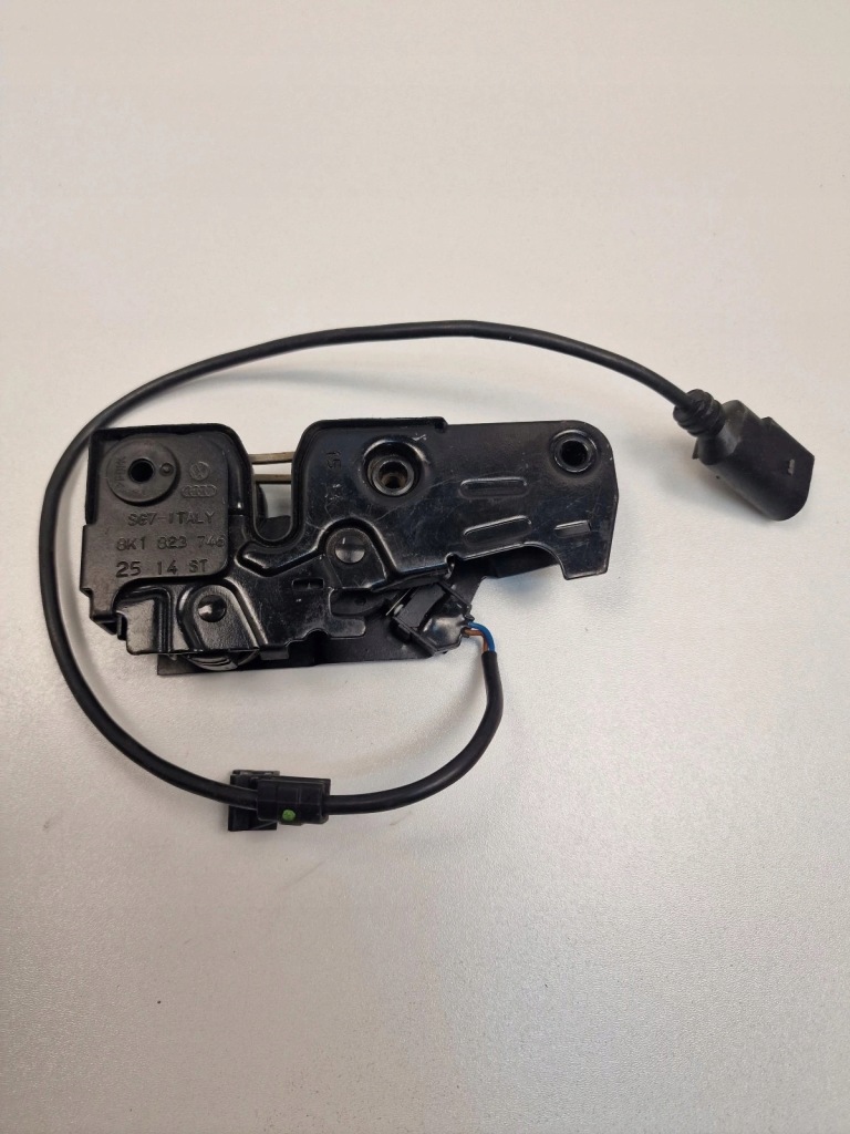 фото №1, Audi a4 b8 a5 замок капот 8k0823509f