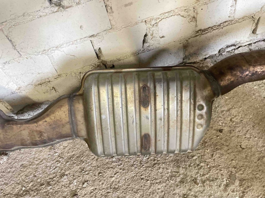 Гаситель выхлоп bmw 5 f10 f11 7590545 Цена