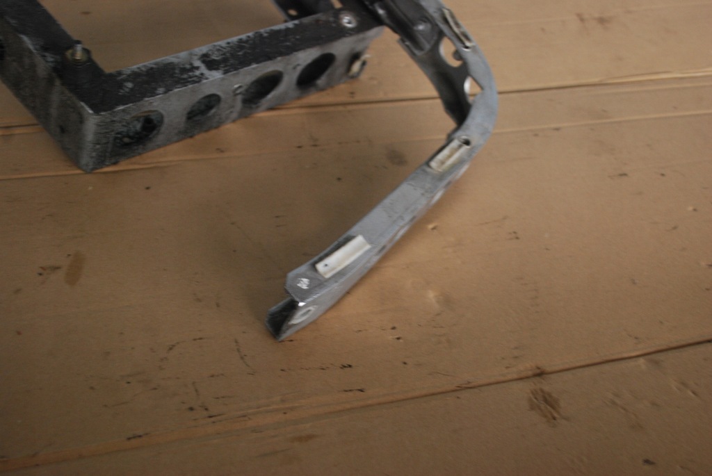 фото №4, Перемикач підрульовий кронштейн лівий перед audi a8 d2 4d0821137al