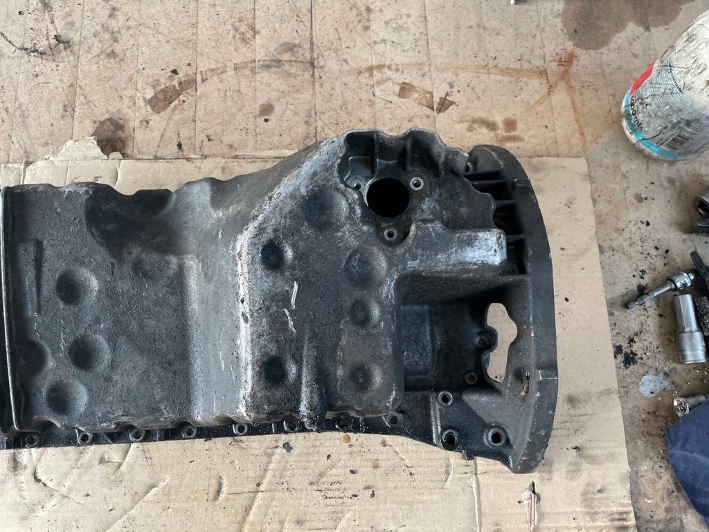 Поддон масла масляная mercedes c-klasa w203 2.7 cdi r6470140302 Цена