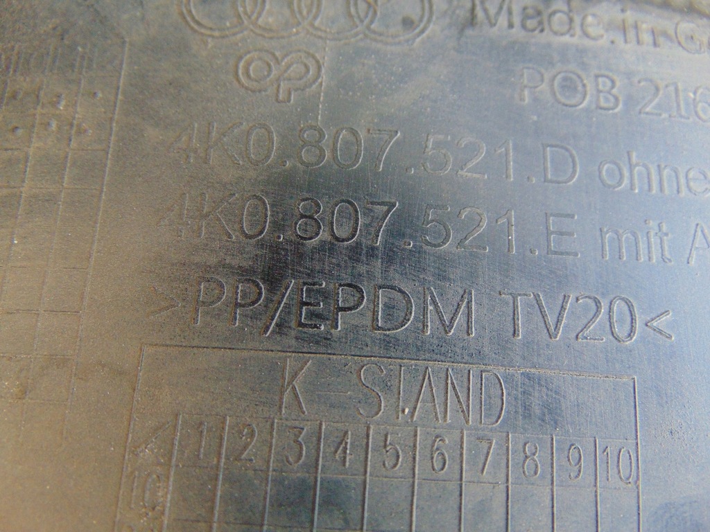 фото №16, Накладка спойлер бампера задня audi a6 c8 4k0807521d