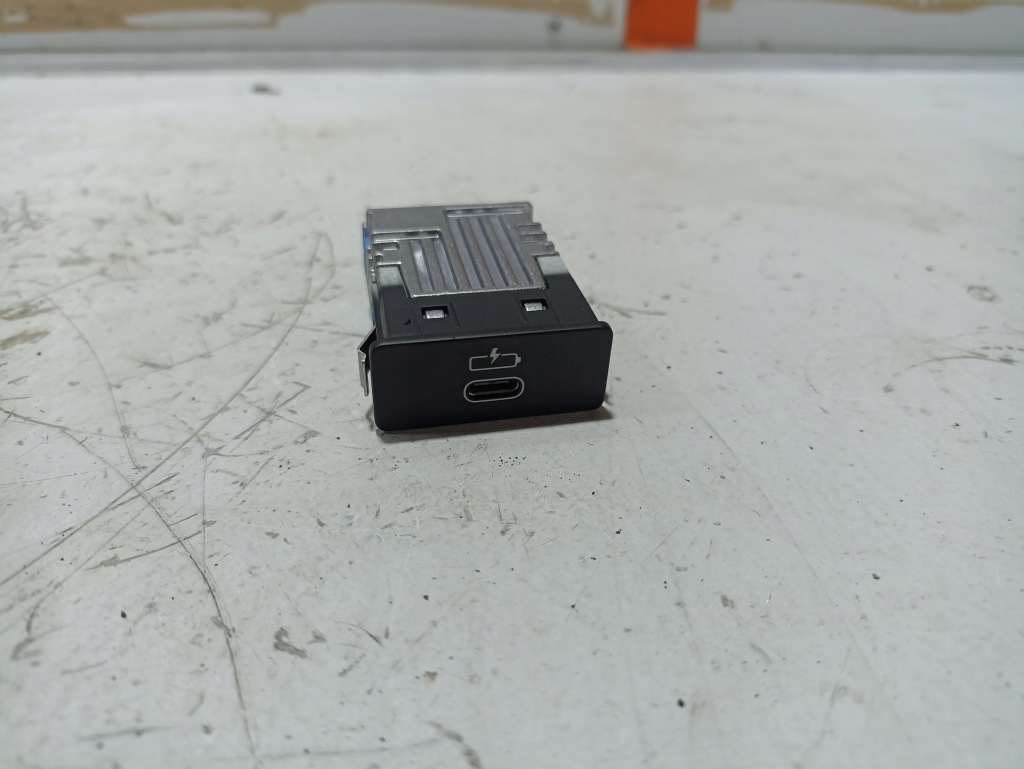 фото №1, Bmw 3 g20 g21 разъём модуль usb 8711940