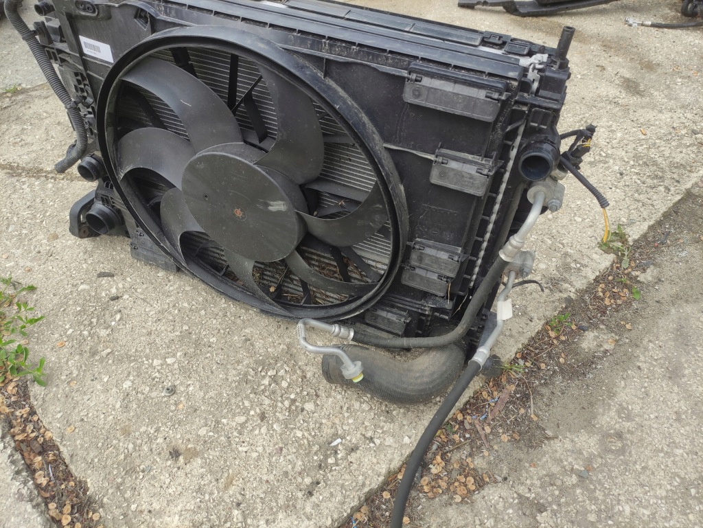 Volvo v60 2 2.0 d3 радиатор жалюзи радиатор вентилятор 2018- Недорого