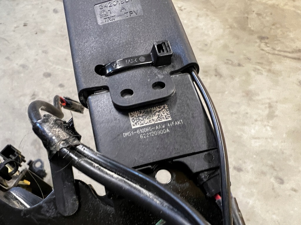 фото №13, Рейки кліпса пряжка поперечина безпеки сидіння перед правий ford fusion usa