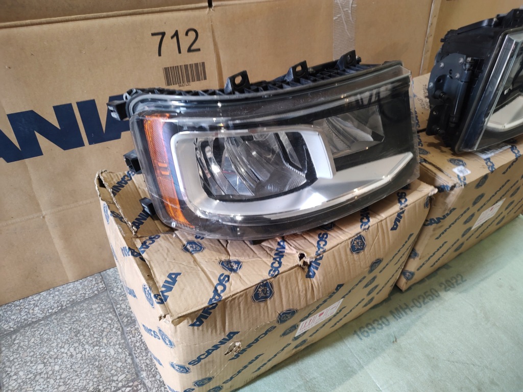 фото №2, Фара лампа scania led 2655849 права