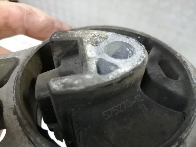 фото №4, Кронштейн двигуна mini cooper r56 1.4 vti 6783094