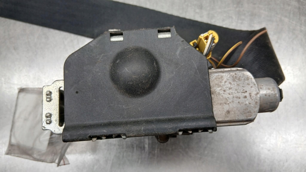 Ремень безопасности правый  перед alfa romeo 147 1.6b 01r Цена