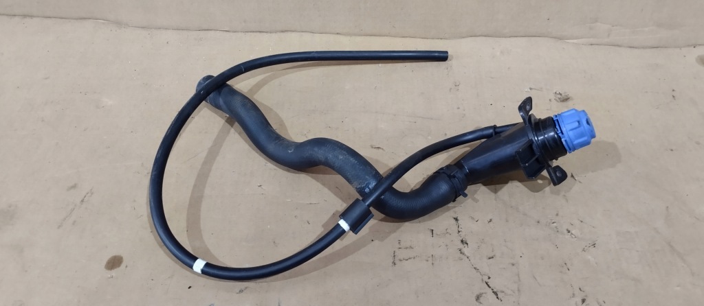 Купить Заливная горловина труба крышка adblue mercedes v klasa vito w447 a4475404389