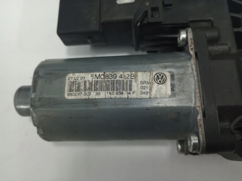 фото №12, Моторчик стекло правый задняя vw golf plus 5m0839402b