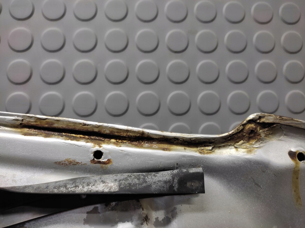 фото №4, Toyota corolla e12 3 дверь капот передняя