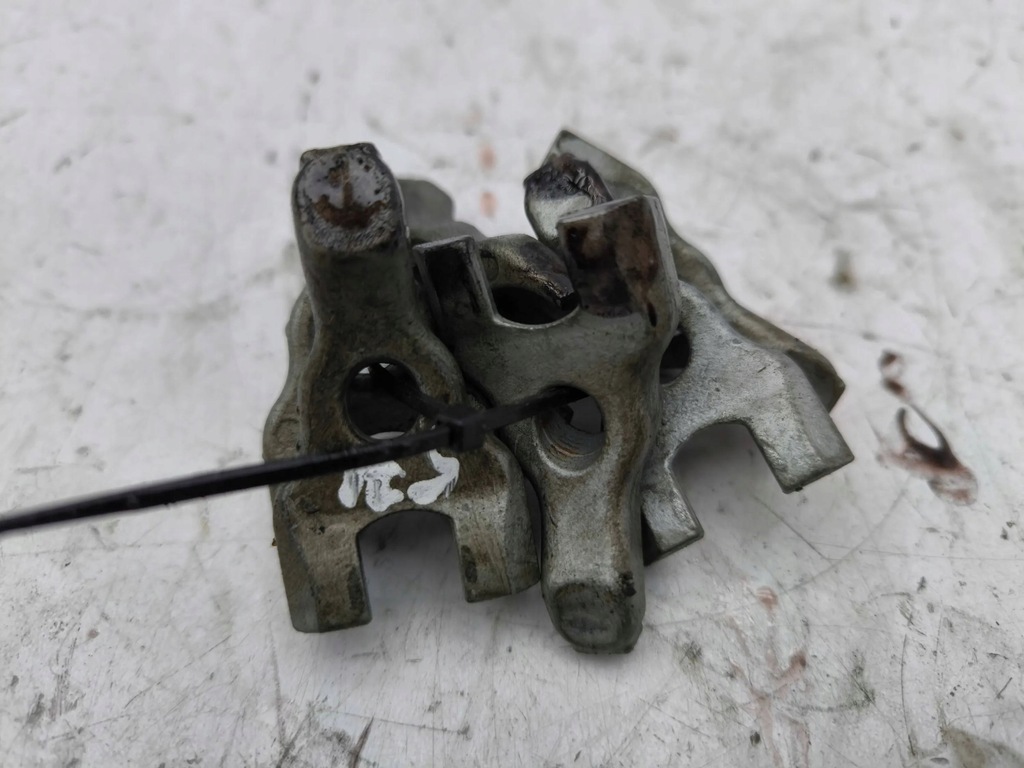 фото №6, Bmw 7 f01 f02 f03 f04 2009 комплект кронштейн / крепления форсунки