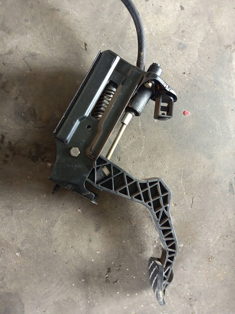 фото №6, Audi a3 s3 8l 1999 педаль сцепления 1j1721059q