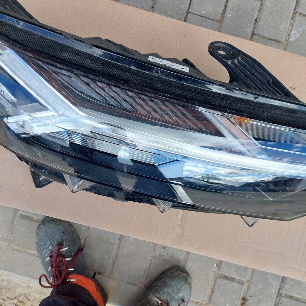 фото №6, Лампа права led sandero iii