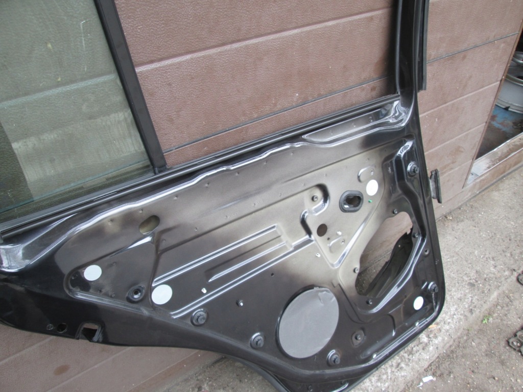 фото №4, Рама левая дверь левая задняя рамка vw golf v + plus 5m0