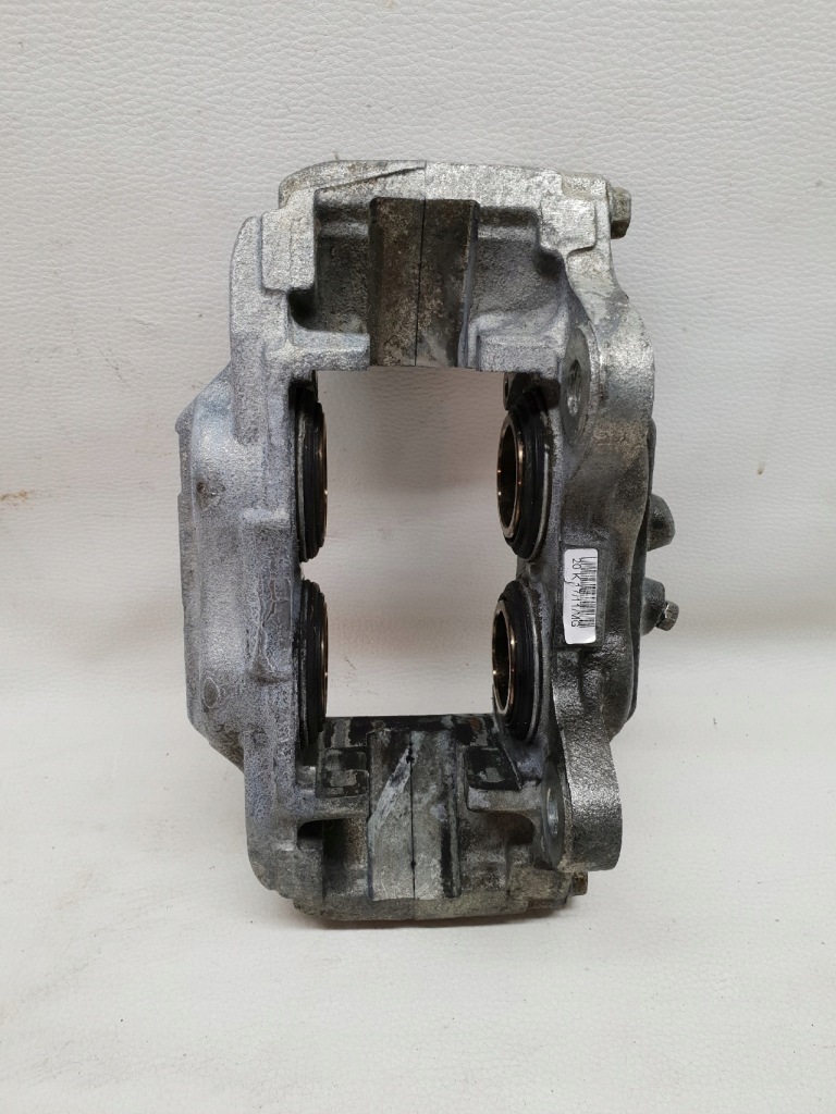 фото №1, Toyota hilux viii 2.4 суппорт тормозной левый перед